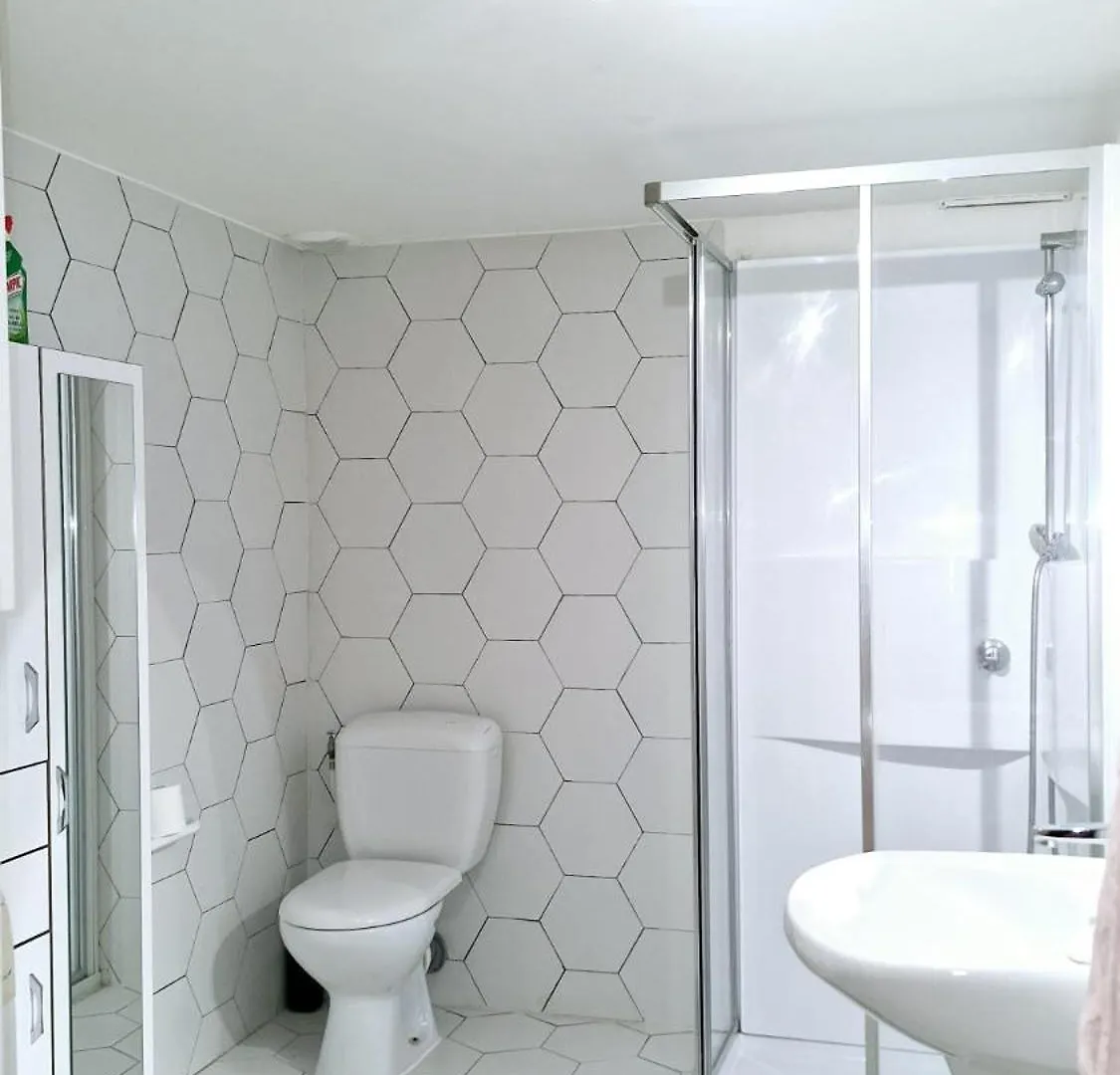Appartement F1 A La Campagne Cruseilles